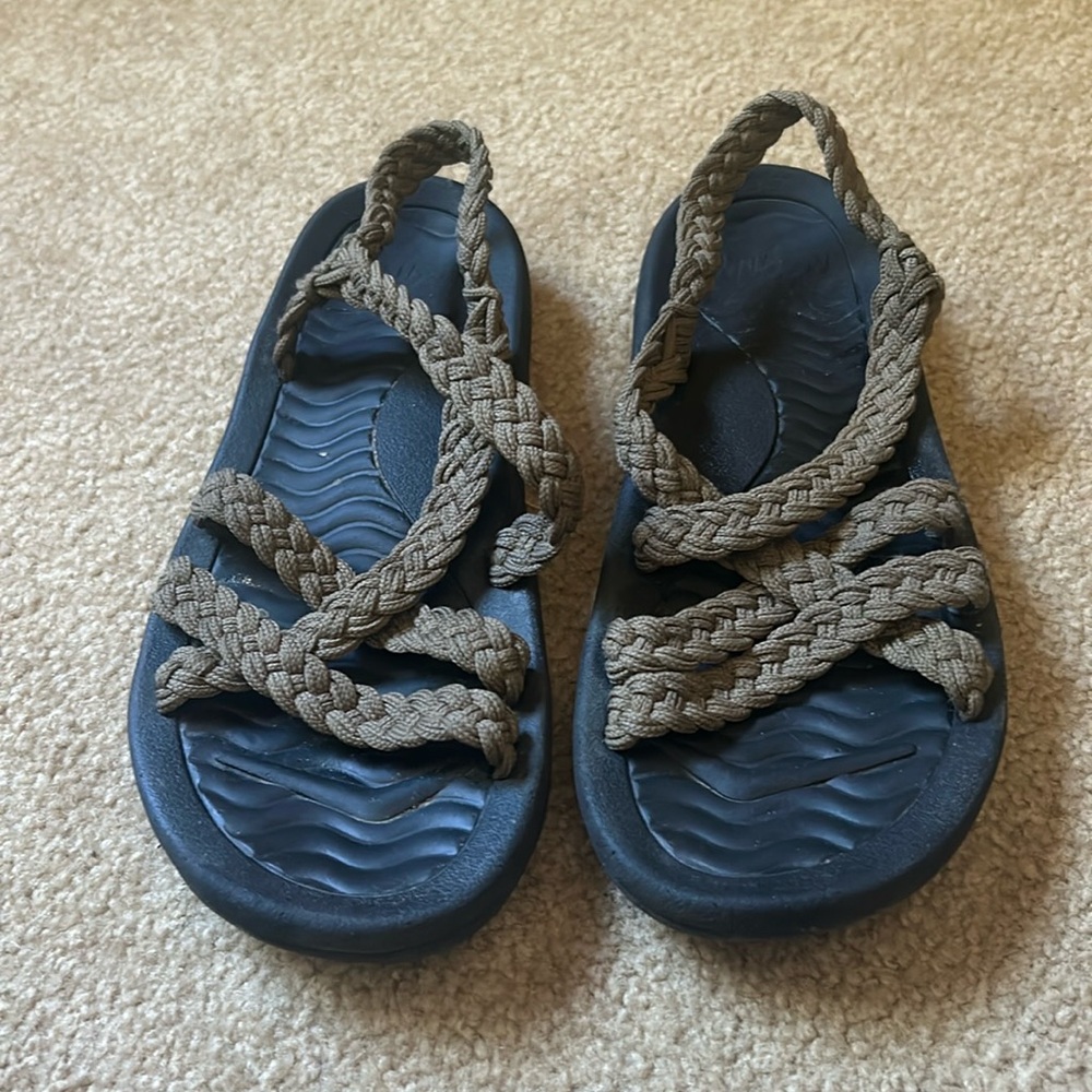 MEGNYA Women's Sandals - Black and Brown